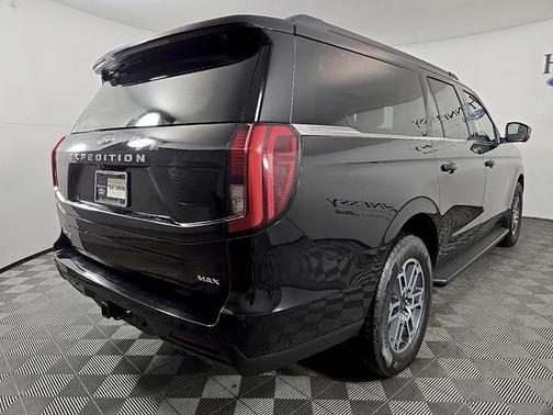 2025 Ford Expedition Max Active 4x2