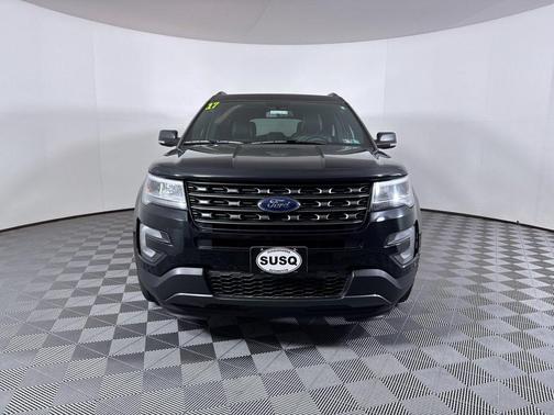 Gray 2017 Ford Explorer XLT