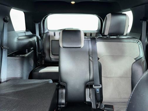 Gray 2017 Ford Explorer XLT