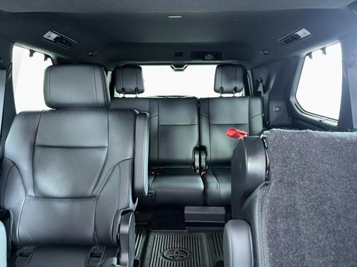 2024 Toyota Sequoia Platinum