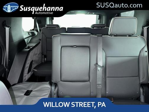 2025 GMC Yukon Elevation