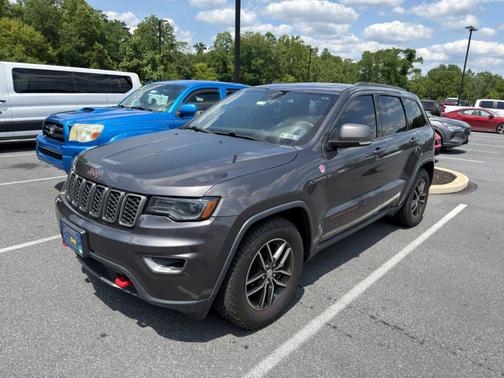 Gray 2017 Jeep Grand Cherokee Trailhawk