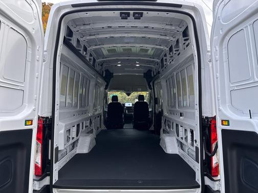 2026 Ford Transit-350 HR