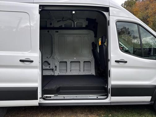 2026 Ford Transit-350 HR