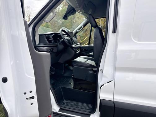 2026 Ford Transit-350 HR
