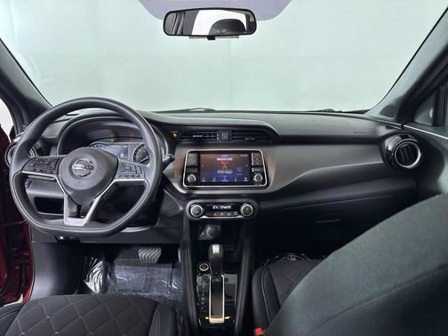 Cayenne Red / Super Black 2019 Nissan Kicks SV
