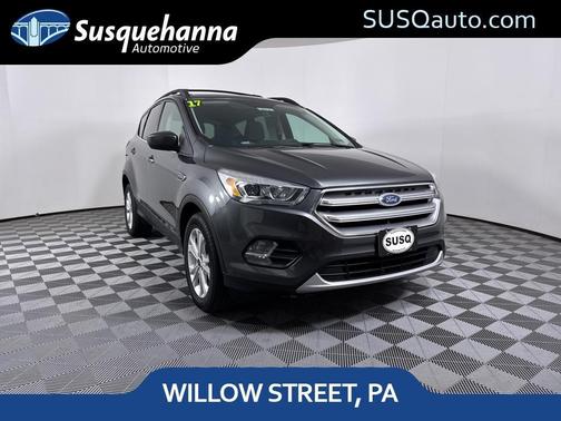 Gray 2017 Ford Escape SE