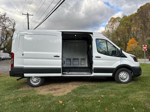 2025 Ford Transit-250 148 WB Medium Roof Cargo