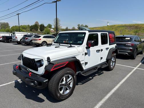 White 2018 Jeep Wrangler Unlimited Sahara