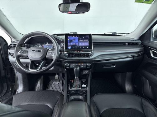Gray 2022 Jeep Compass Trailhawk