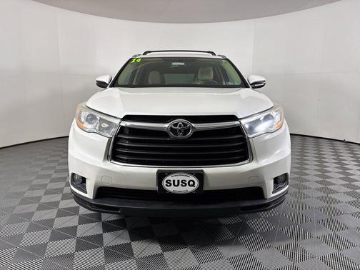 White 2014 Toyota Highlander XLE
