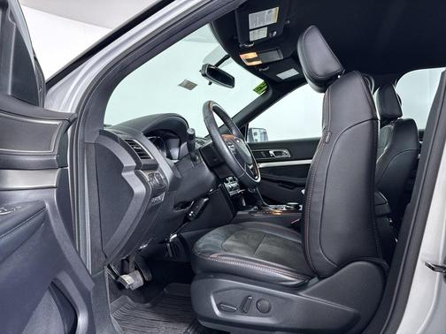 Silver 2019 Ford Explorer XLT
