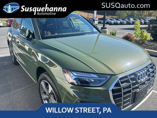 District Green Metallic 2024 Audi Q5 40 Premium