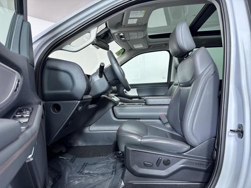 White 2025 Ford Expedition Max Active