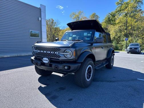 Black 2025 Ford Bronco Badlands