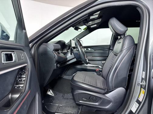 Gray 2025 Ford Explorer ST-Line