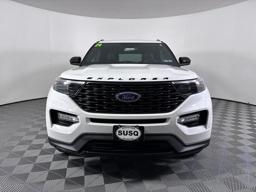 White 2024 Ford Explorer ST-Line