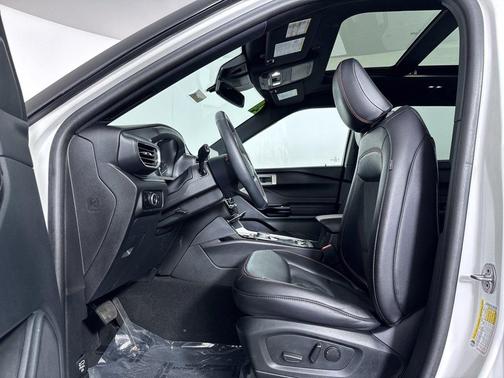 White 2024 Ford Explorer ST-Line
