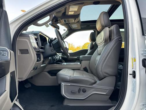White 2027 Ford F-350 Super Duty