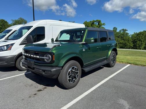 Green 2025 Ford Bronco Outer Banks