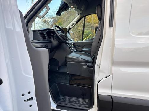 2026 Ford Transit-350 HR