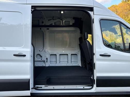 2026 Ford Transit-350 HR