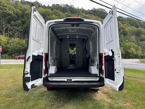 2025 Ford Transit-250 148 WB Medium Roof Cargo