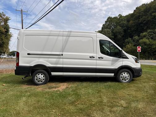 2025 Ford Transit-250 148 WB Medium Roof Cargo