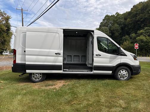 2025 Ford Transit-250 148 WB Medium Roof Cargo
