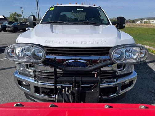 White 2019 Ford F-250 XLT