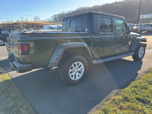 2023 Jeep Gladiator Sport