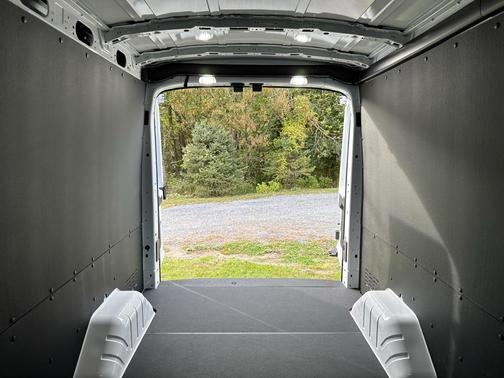 2025 Ford Transit-250 148 WB Medium Roof Cargo