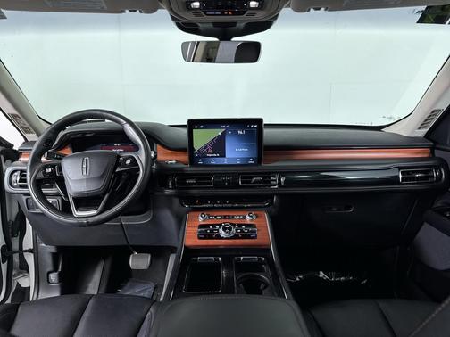 White 2024 Lincoln Aviator Reserve AWD