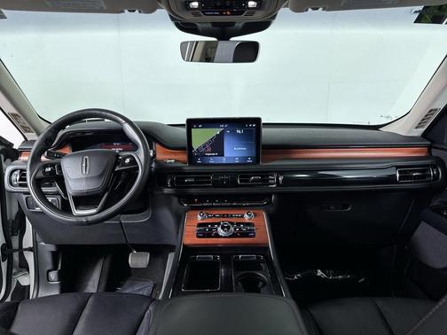 White 2024 Lincoln Aviator Reserve AWD