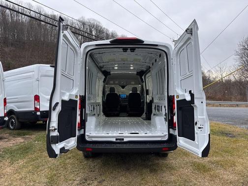 2026 Ford Transit-250 148 WB Medium Roof Cargo