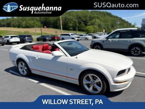 White 2006 Ford Mustang GT Premium