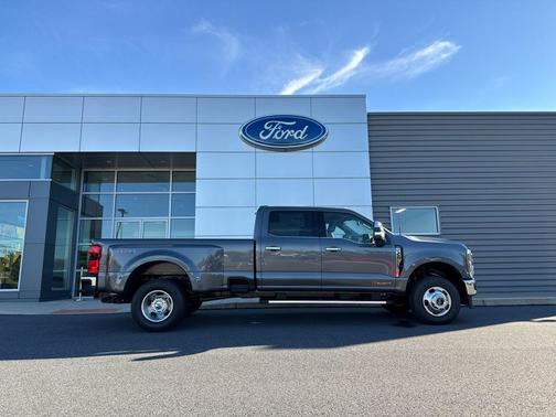 Gray 2027 Ford F-350 Super Duty
