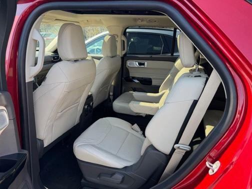 2023 Ford Explorer Platinum