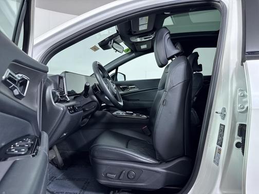 White 2023 Kia Sportage Plug-In Hybrid X-Line