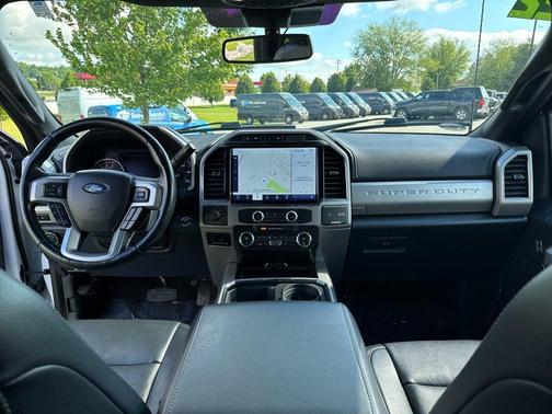 White 2022 Ford F-250 Lariat
