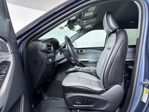 Blue 2021 Ford Explorer XLT