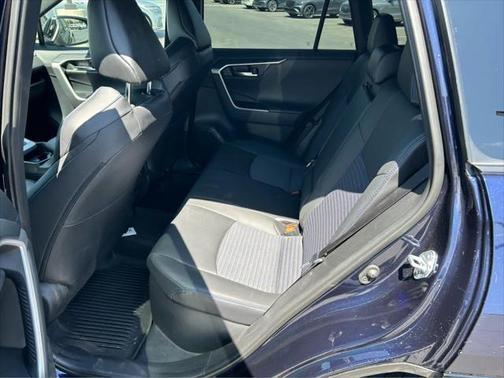 2021 Toyota RAV4 Hybrid SE