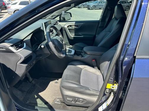 2021 Toyota RAV4 Hybrid SE