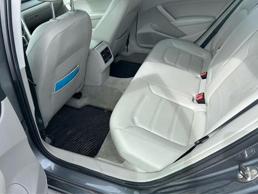 2014 Volkswagen Passat 2.0L TDI DSG SE w/Sunroof