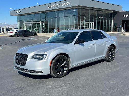 2021 Chrysler 300 Touring