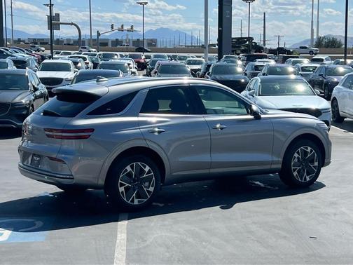 2026 Genesis Electrified GV70 Standard