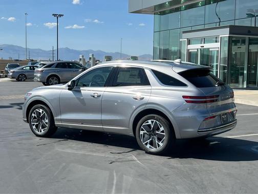 2026 Genesis Electrified GV70 Standard