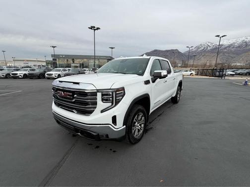 2025 GMC Sierra 1500 SLT
