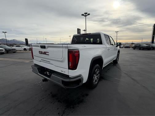 2025 GMC Sierra 1500 SLT