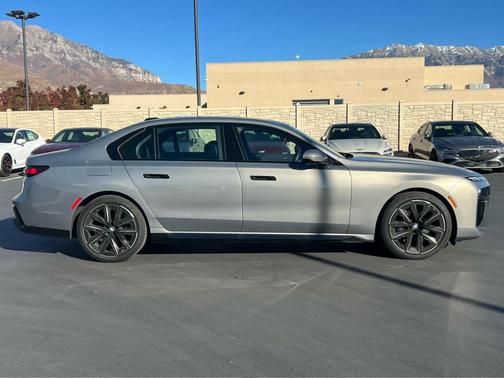 2023 BMW 760 i xDrive